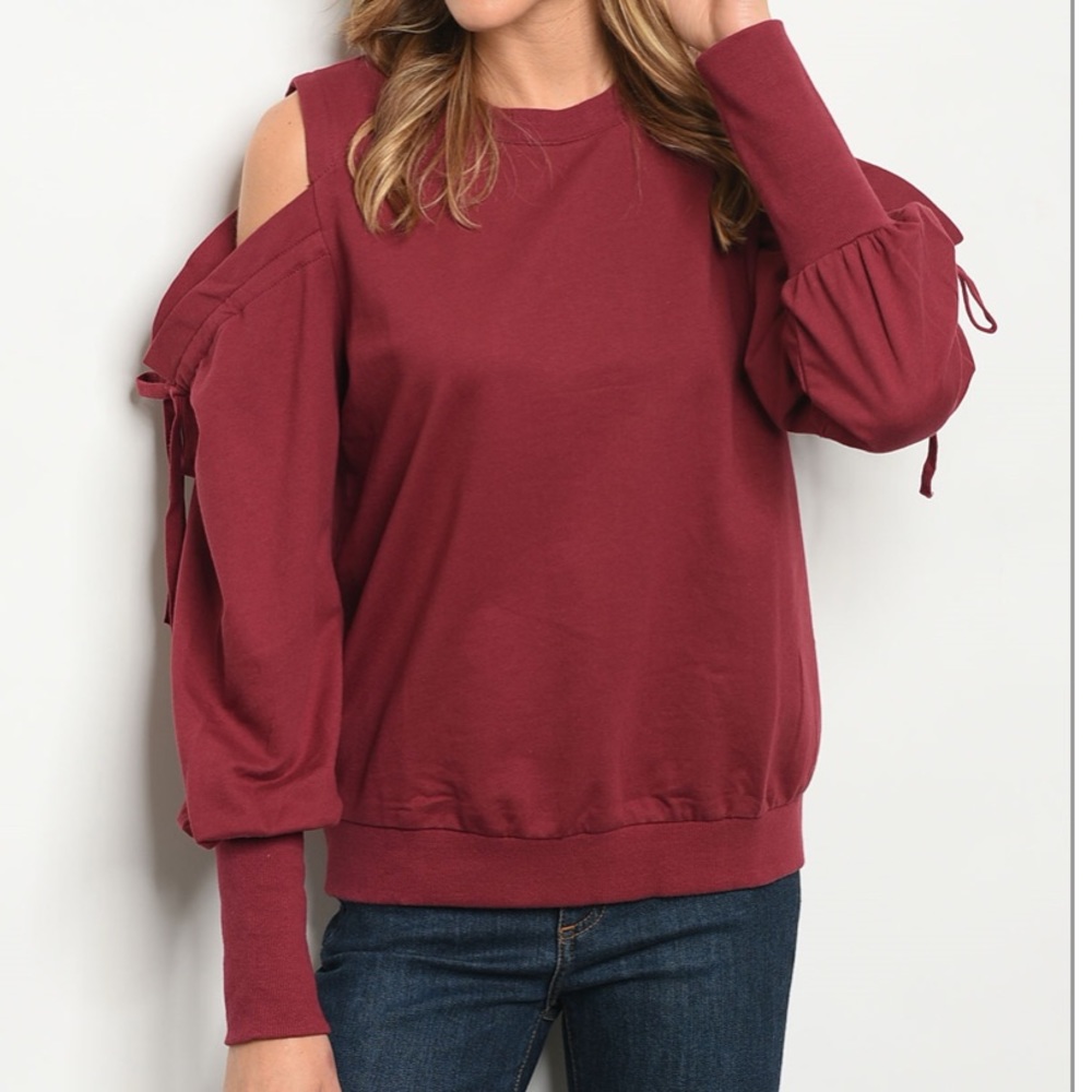 🌸1 SM, 1 MED🌸Wine Color Cold Shoulder Top - Picture 7 of 8